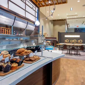 Courtyard By Marriott Queens/fresh Meadows Hotel New York